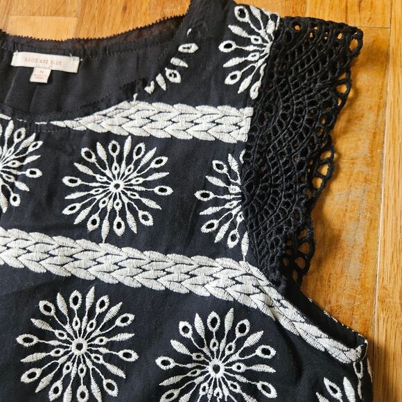 Skies Are Blue Top Womens M‎ Black White Embroidered Crochet Trim Boho Festival - Picture 3 of 12